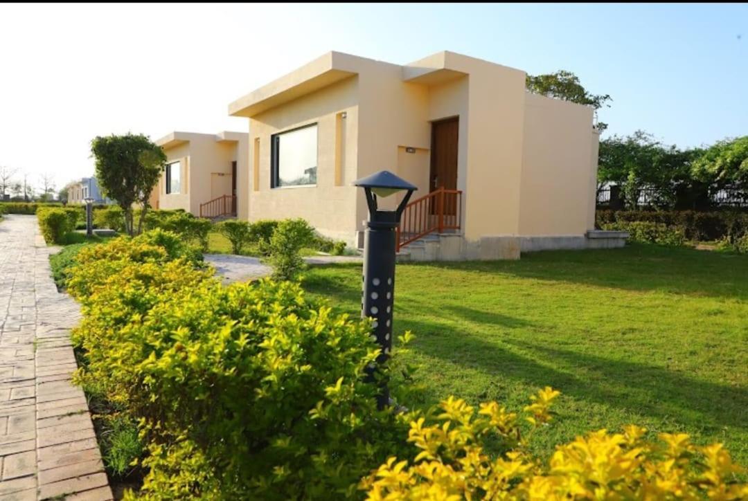 Haritma Resort Delhi  Eksteriør bilde
